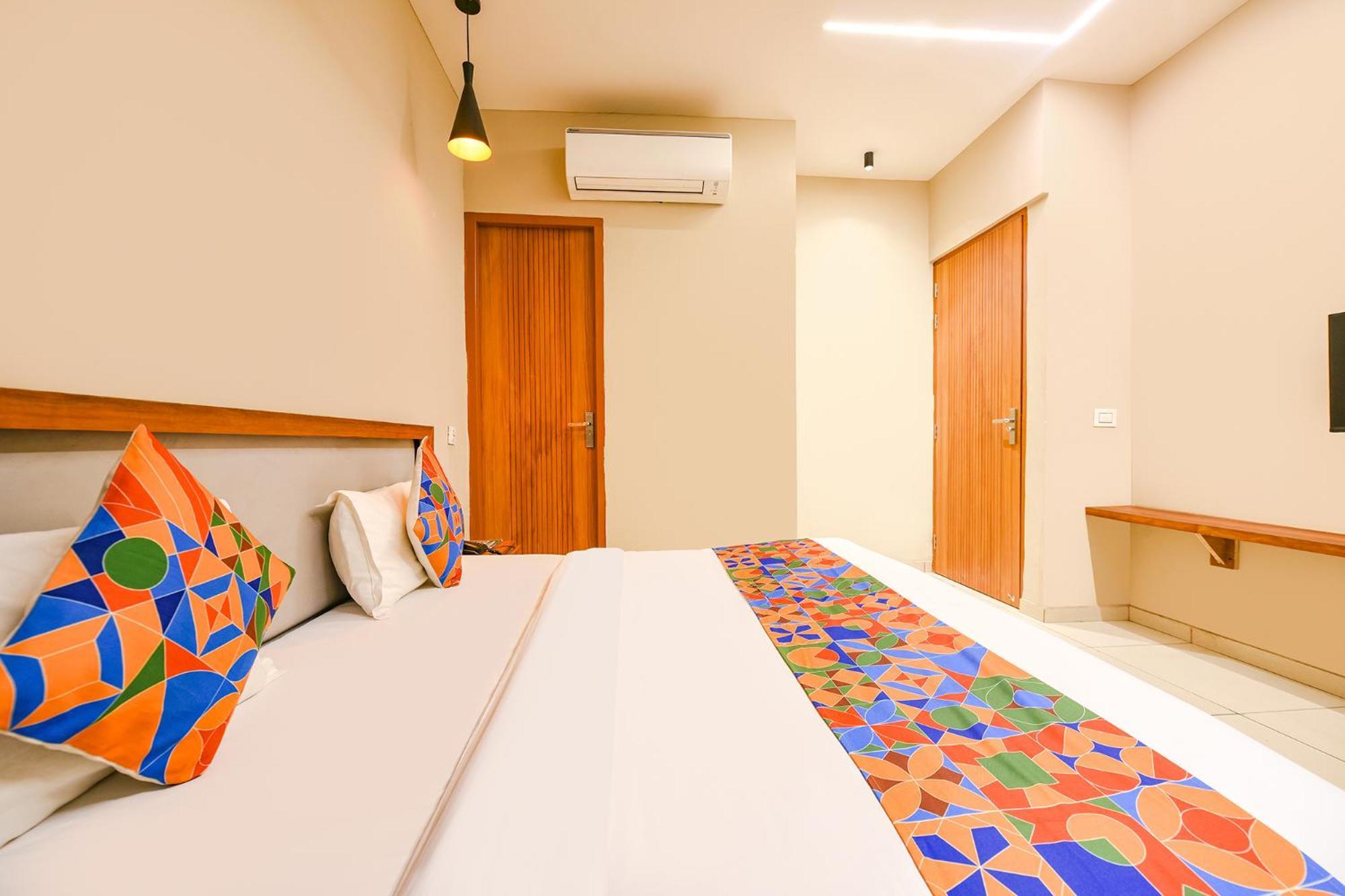 Fabhotel Dc Premium Zirakpur Екстериор снимка