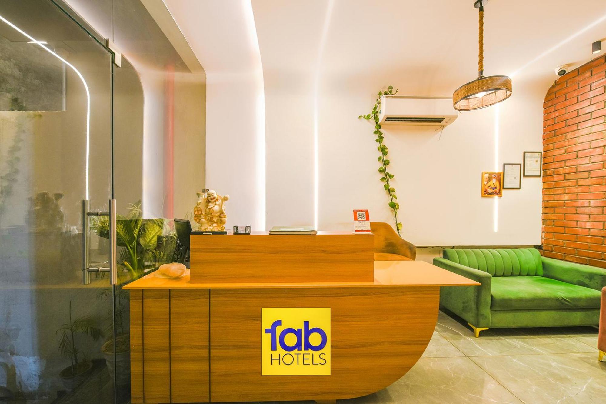 Fabhotel Dc Premium Zirakpur Екстериор снимка