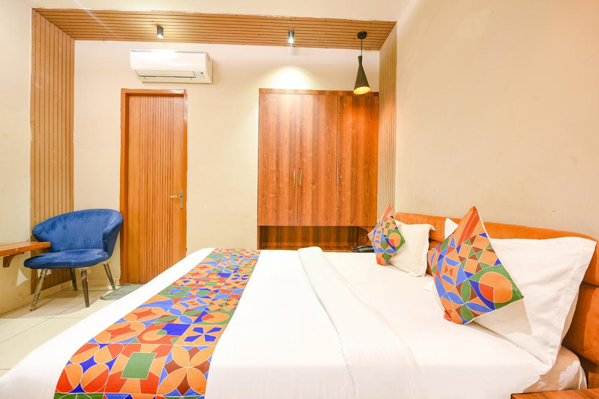 Fabhotel Dc Premium Zirakpur Екстериор снимка